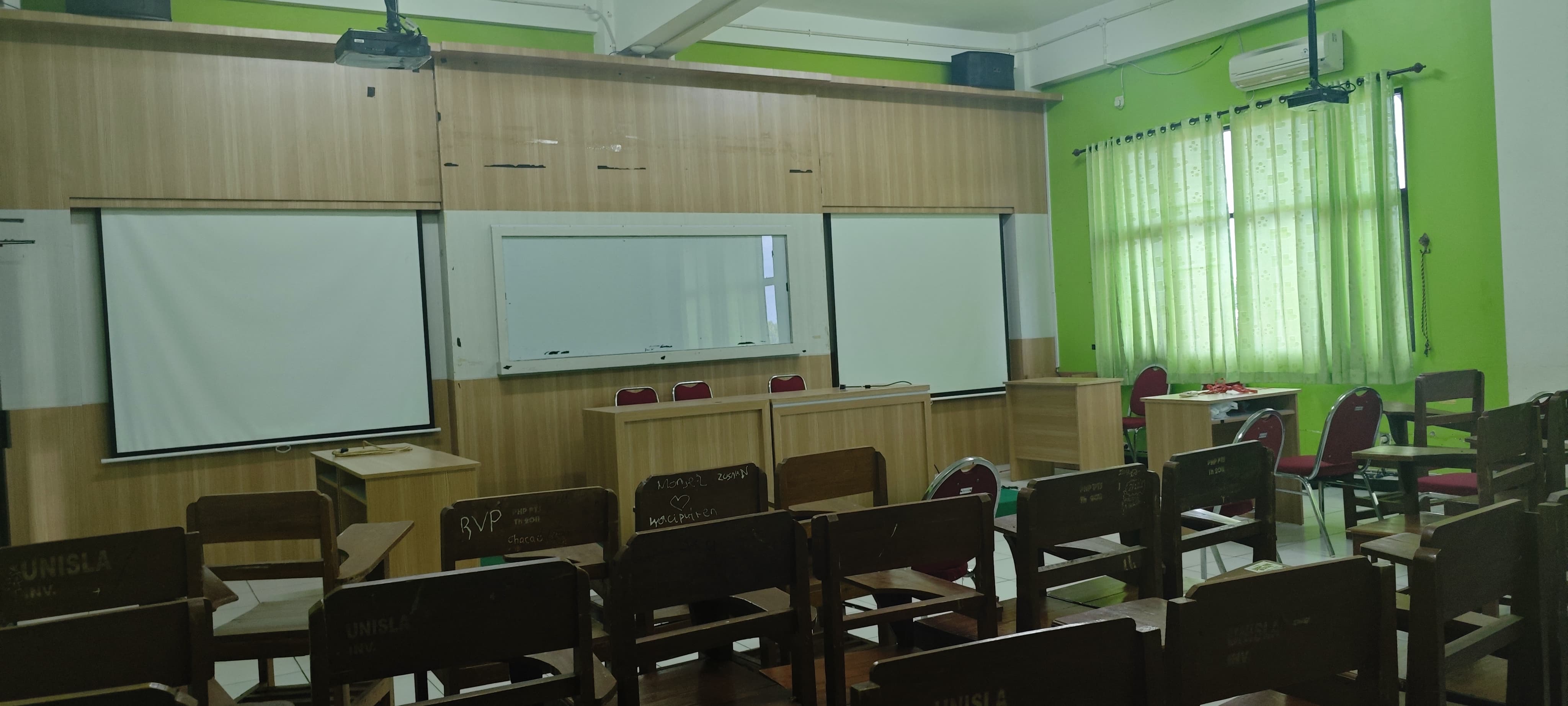 AULA GEDUNG B